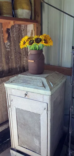 Fresh flowers in the entertaining shed